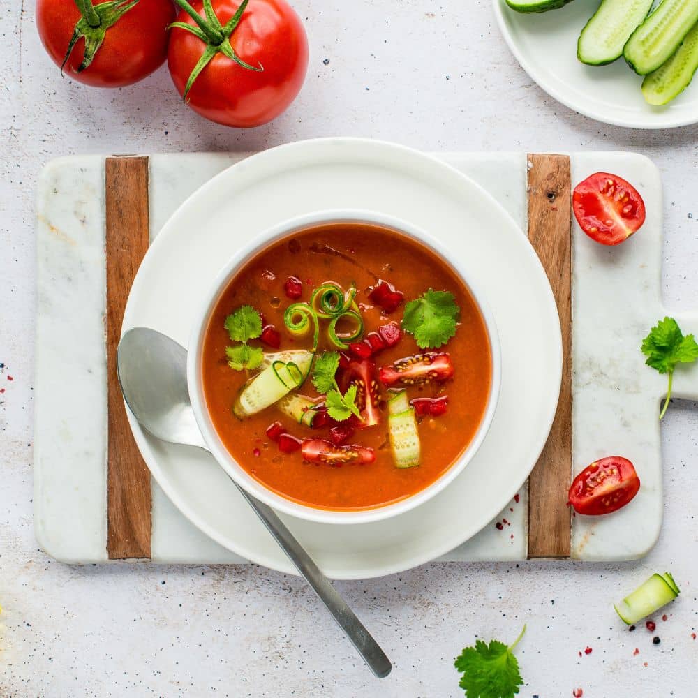 gazpacho z ogórkiem i pomidorami